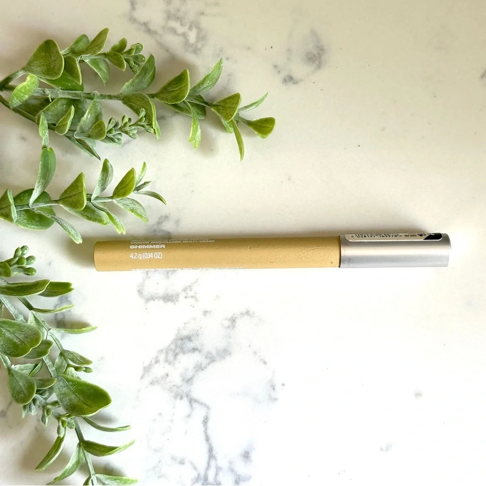 The Body Shop FreeStyle Multi Tasking Crayon Allover Lip Eyeliner Beam Gold